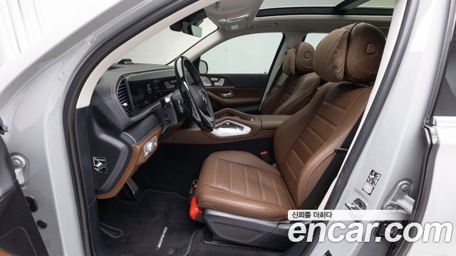 Mercedes-Benz GLS-Class 2025 — photo 14