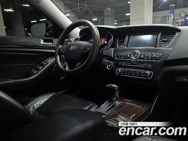 Kia K7 2015 — photo 17
