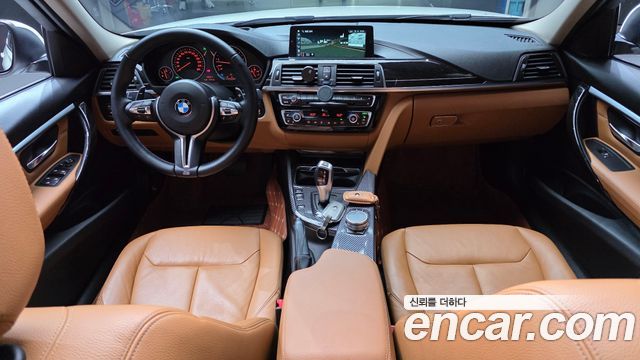 BMW 3-Series 2018 — photo 10