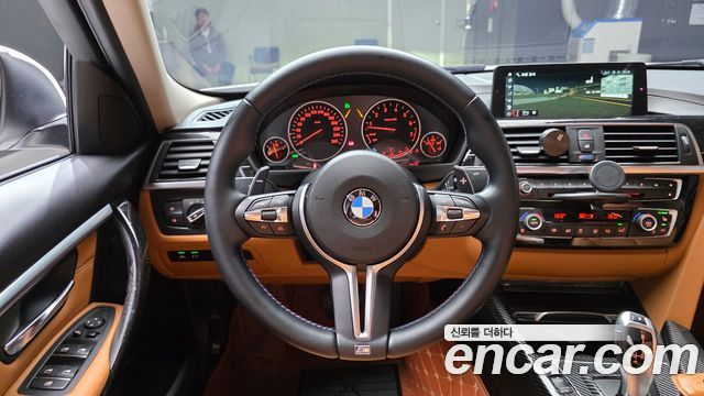BMW 3-Series 2018 — photo 20