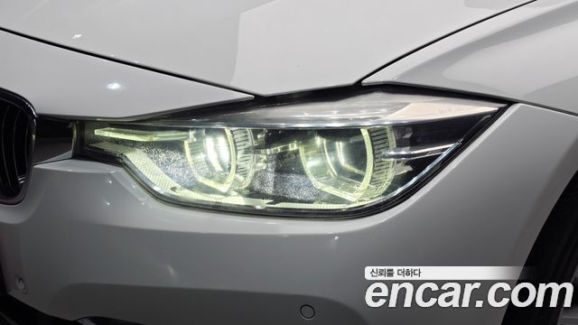 BMW 3-Series 2018 — photo 8