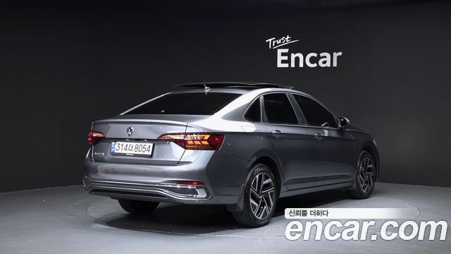 Volkswagen Jetta 2024 — photo 2