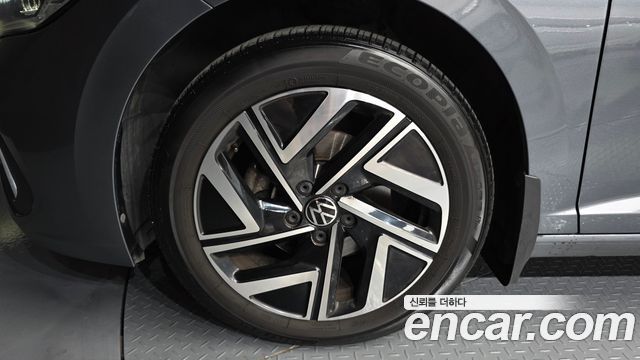 Volkswagen Jetta 2024 — photo 5
