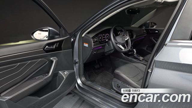 Volkswagen Jetta 2024 — photo 13
