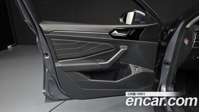 Volkswagen Jetta 2024 — photo 14