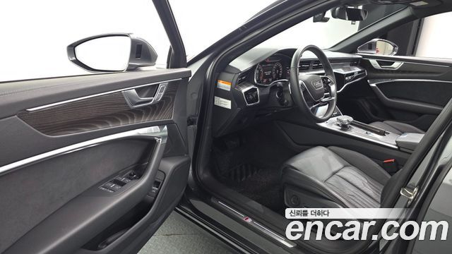 Audi A6 2022 — photo 13