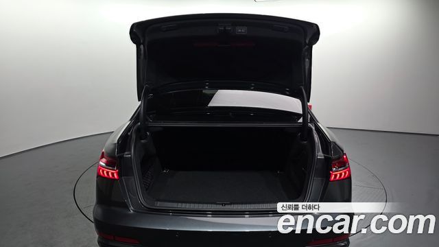 Audi A6 2022 — photo 26