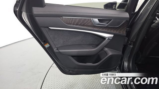 Audi A6 2022 — photo 15