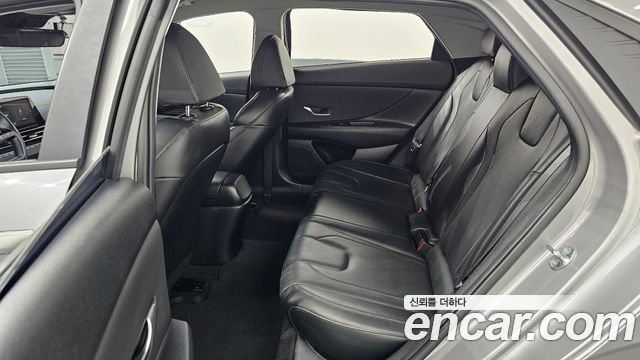 Hyundai AVANTE 2023 — photo 18