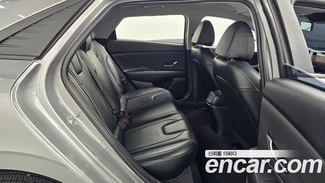 Hyundai AVANTE 2023 — photo 16