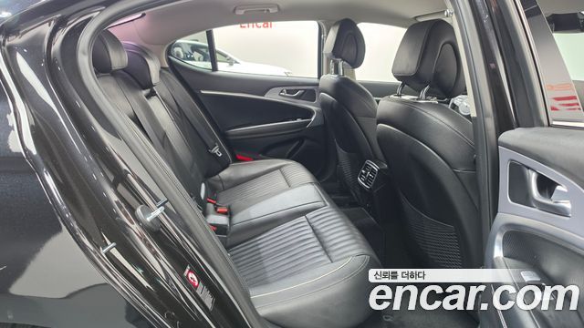 Genesis G70 2019 — photo 17
