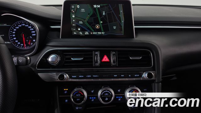 Genesis G70 2019 — photo 18