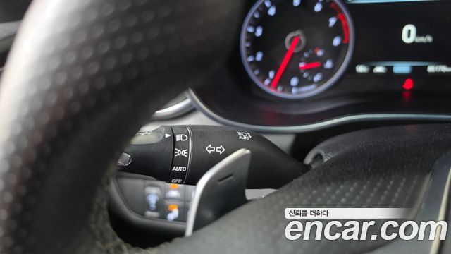 Genesis G70 2019 — photo 28