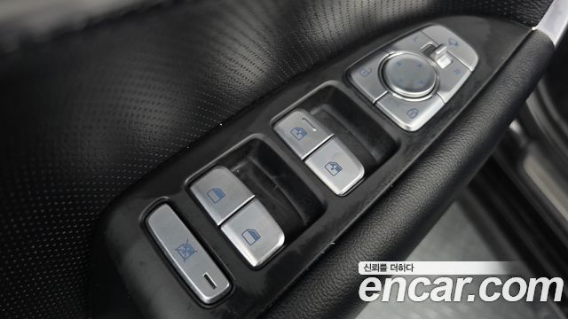 Genesis G70 2019 — photo 30