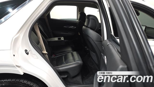 Genesis GV70 2022 — photo 12