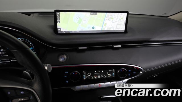 Genesis GV70 2022 — photo 14