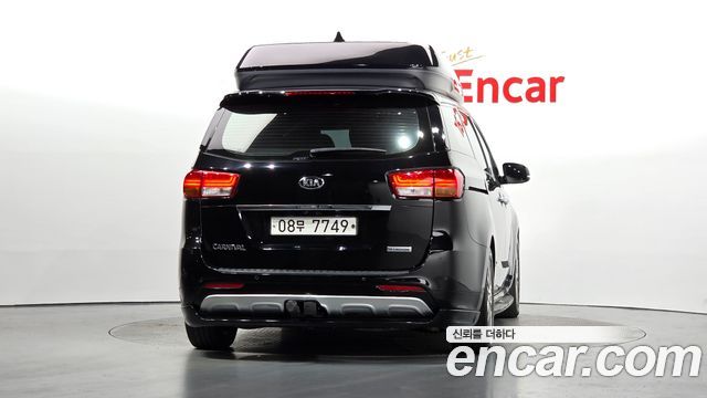 Kia Canival 2018 — photo 4