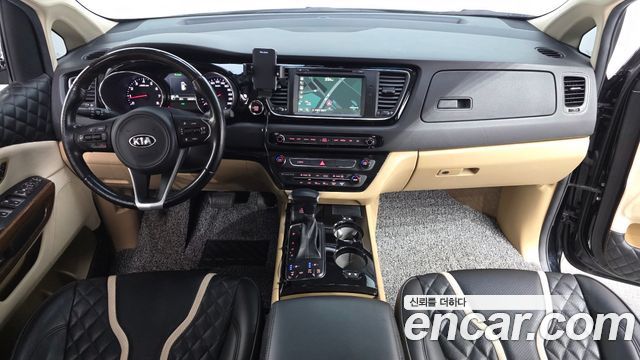 Kia Canival 2018 — photo 7