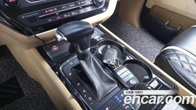 Kia Canival 2018 — photo 9
