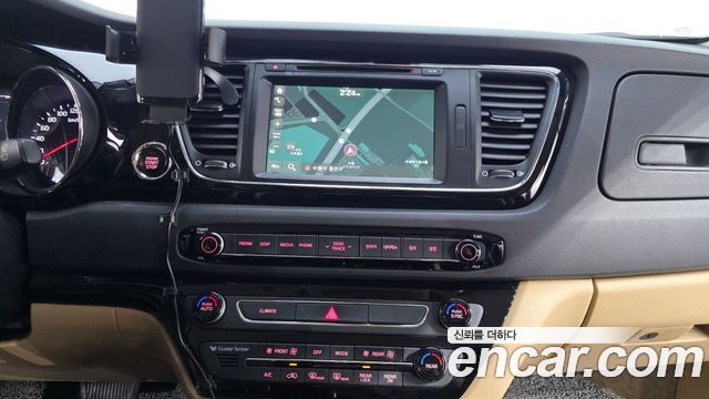 Kia Canival 2018 — photo 14