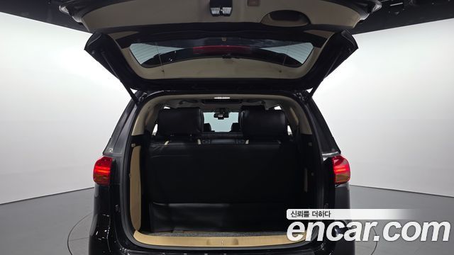 Kia Canival 2018 — photo 20