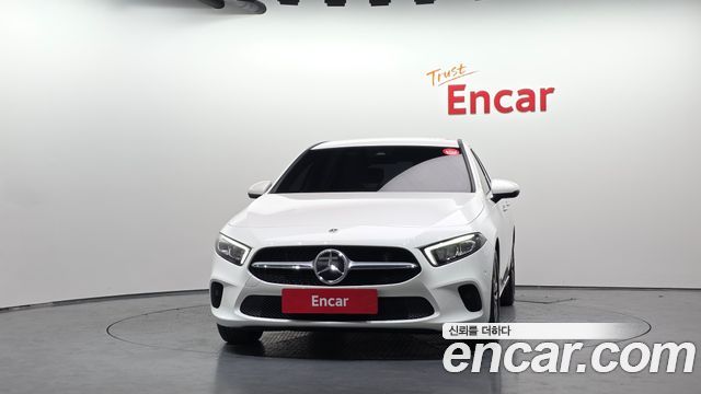 Mercedes-Benz A-Class 2022 — photo 3