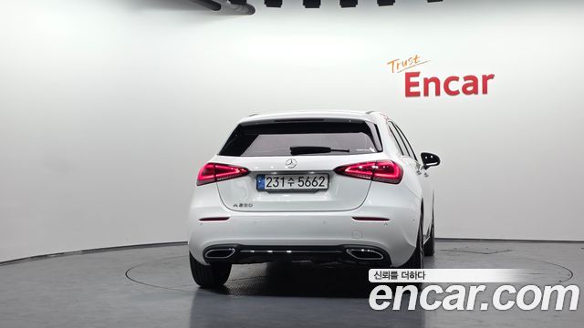 Mercedes-Benz A-Class 2022 — photo 4