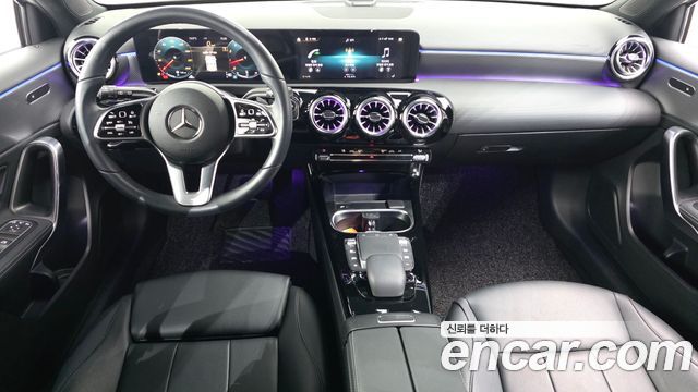 Mercedes-Benz A-Class 2022 — photo 10