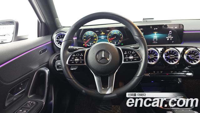 Mercedes-Benz A-Class 2022 — photo 18