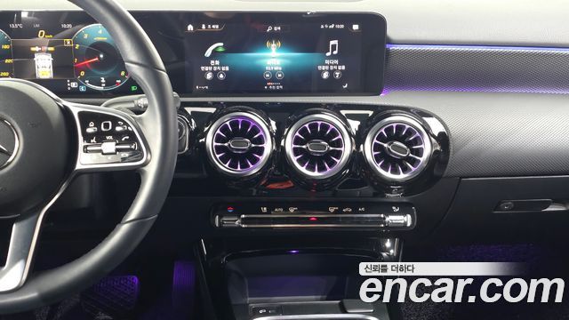 Mercedes-Benz A-Class 2022 — photo 19
