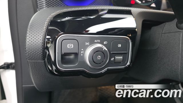 Mercedes-Benz A-Class 2022 — photo 25
