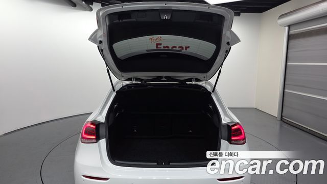 Mercedes-Benz A-Class 2022 — photo 26