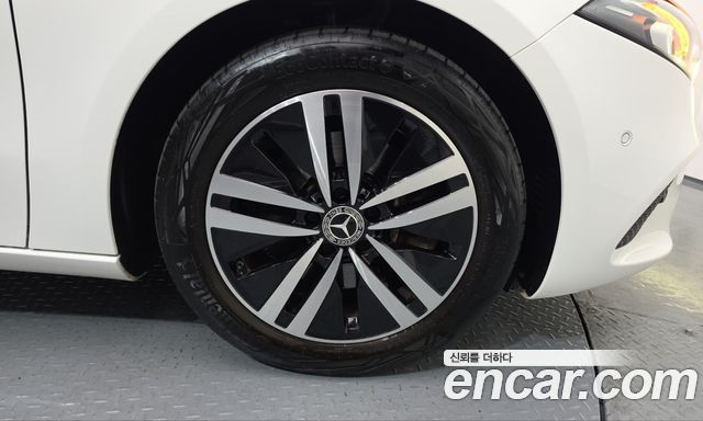 Mercedes-Benz A-Class 2022 — photo 7