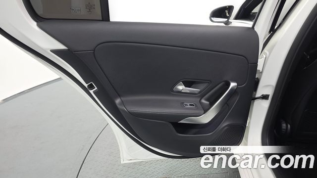 Mercedes-Benz A-Class 2022 — photo 15