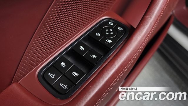 Porsche Panamera 2025 — photo 30