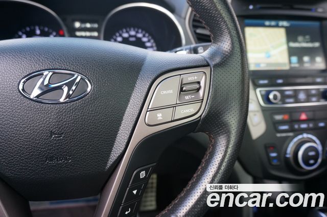 Hyundai Santafe 2017 — photo 11