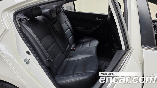 Kia K3 2013 — photo 18