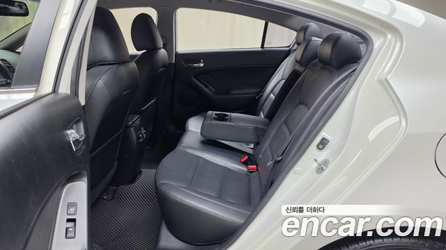 Kia K3 2013 — photo 16