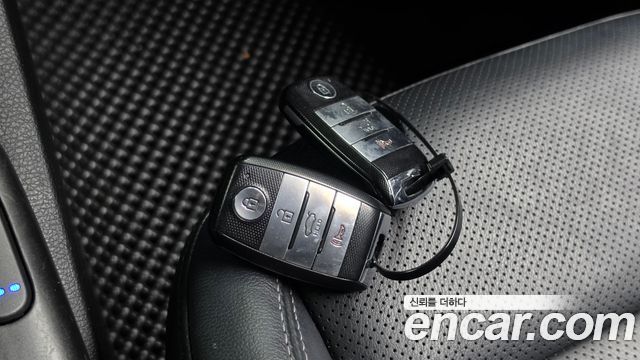 Kia K3 2013 — photo 32