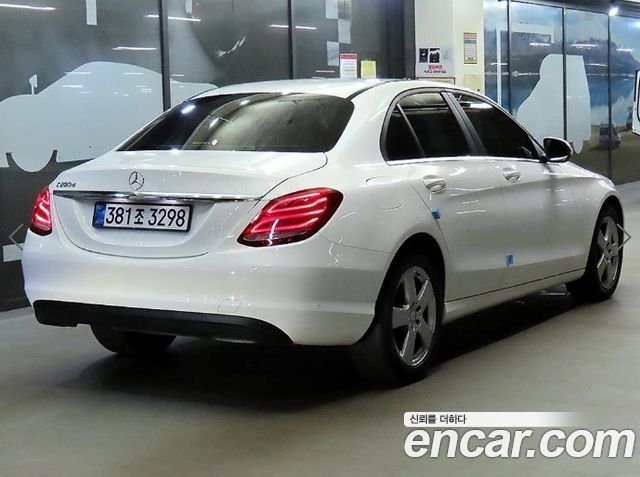 Mercedes-Benz C-Class 2017 — photo 4