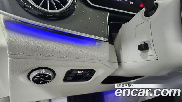 Mercedes-Benz EQE 2026 — photo 11