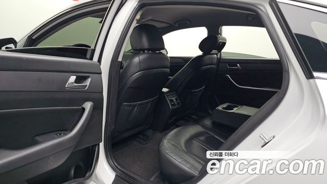Hyundai Sonata 2018 — photo 11