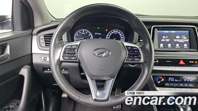 Hyundai Sonata 2018 — photo 15