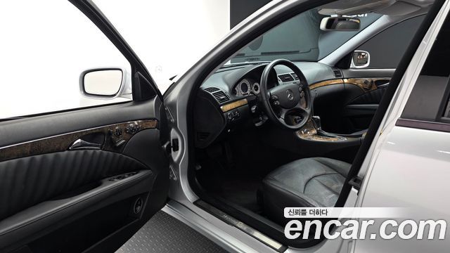 Mercedes-Benz E-Class 2007 — photo 10