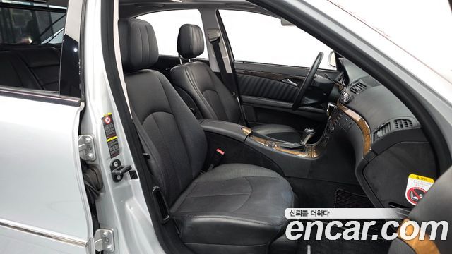 Mercedes-Benz E-Class 2007 — photo 11