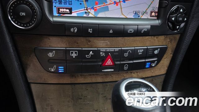 Mercedes-Benz E-Class 2007 — photo 16
