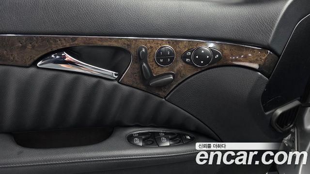 Mercedes-Benz E-Class 2007 — photo 19