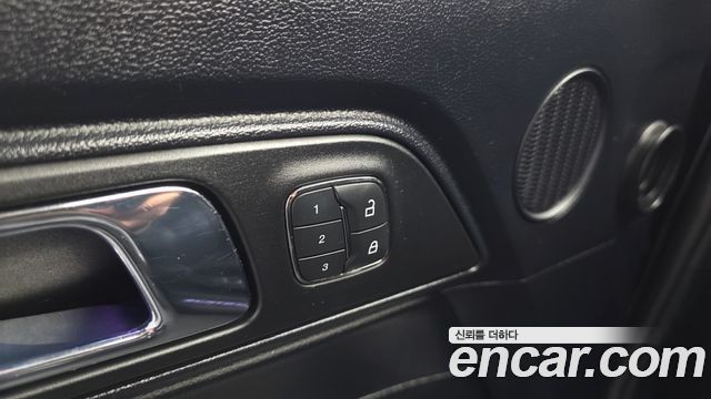 Ford Mustang 2016 — photo 18
