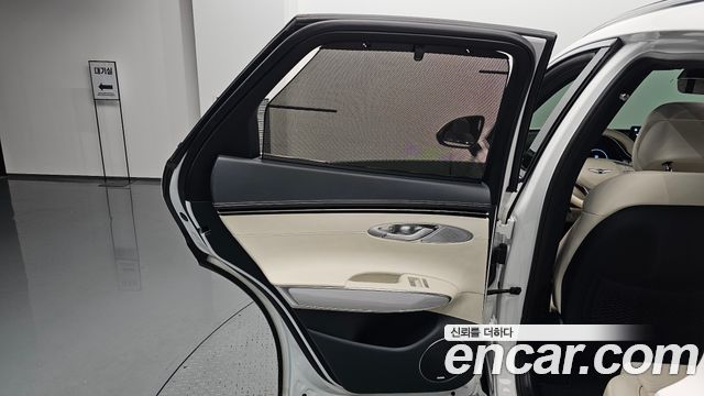Genesis GV70 2022 — photo 15