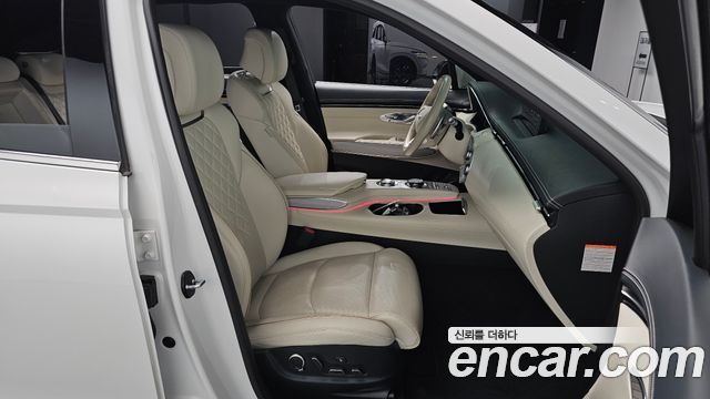 Genesis GV70 2022 — photo 16